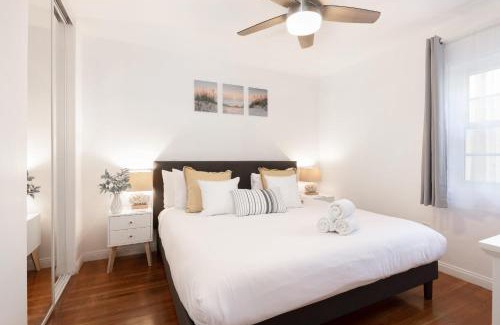 Middletown House | 2 Bedroom - Ocean View Hot Tub Parking - 8 Guest