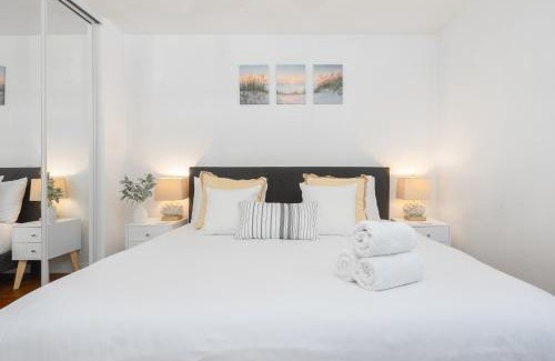 Middletown House | 2 Bedroom - Ocean View Hot Tub Parking - 8 Guest