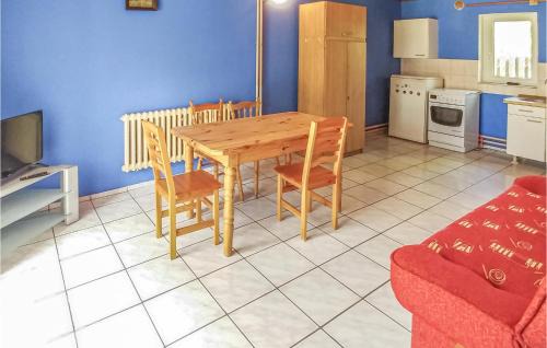 Tuchola House | 2 Bedroom Pet Friendly Home In Legbad