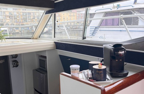 Sete Boat Rental | 2 bedroom private vacation home in sã¨te