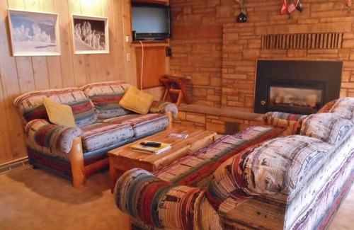 Whitefish Cabin | 2 Bedroom Retreat in Quiet Area near Slopes