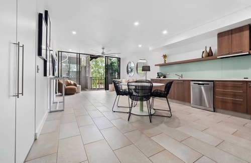 Palm Cove Apartment | 2 Bedroom Rooftop Apartment in Palm Cove