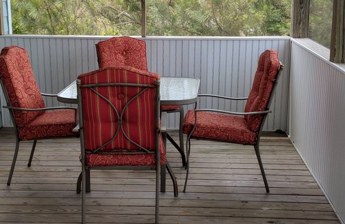 Cedar Island House | 2 Bedroom, second row beach cottage .