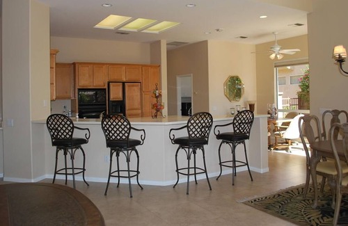 Desert Palms Apartment | 2 Bedroom Single family L-83093 by Houzlet