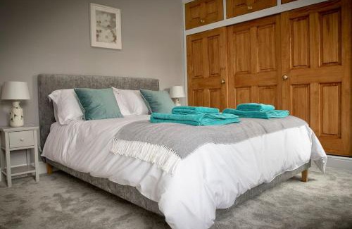 Stamford House | 2 bedroom Stamford home with parking