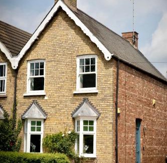 Stamford House | 2 bedroom Stamford home with parking