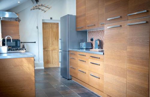 Stamford House | 2 bedroom Stamford home with parking