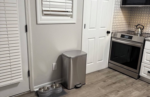 Charlotte House | 2-bedroom townhome in awesome Charlotte with AC, WiFi