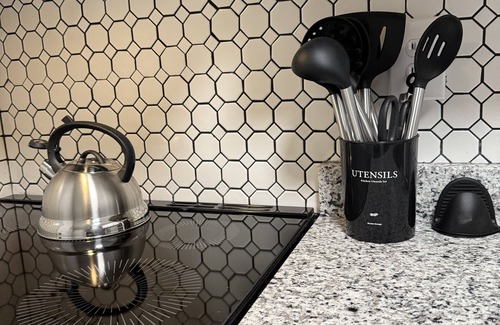 Charlotte House | 2-bedroom townhome in awesome Charlotte with AC, WiFi