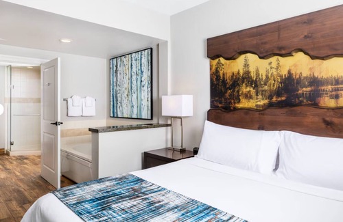 Lakeside Park Resort | 2-bedroom Villa with WiFi, fitness room, pool in S. Lake Tahoe's Timber Lodge