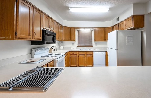 French Lick Villa | 2 Bedroom w/Full Kitchen, Outdoor Terrace and Free Parking!