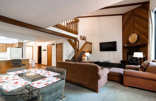 French Lick Villa | 2 Bedroom w/Full Kitchen, Outdoor Terrace and Free Parking!