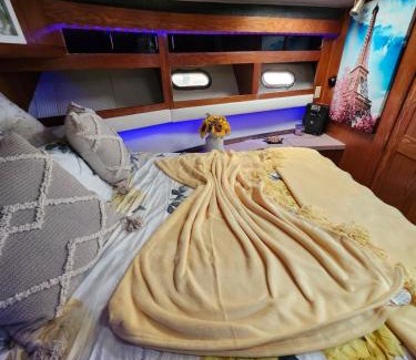 Edgewood Boat Rental | 2 Bedroom Yacht Rental