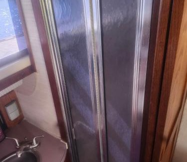 Edgewood Boat Rental | 2 Bedroom Yacht Rental