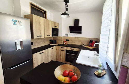 Les Sablettes Apartment | 2 bedrooms, air conditioning, close to the sea