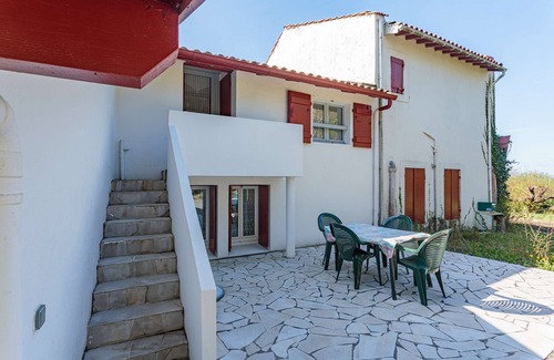 Behobie Apartment | 2 Bedrooms Apartment In Saint Jean De Luz