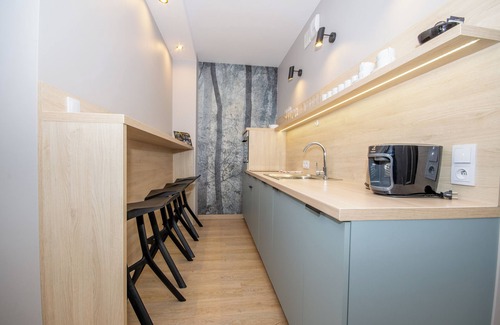 City Centre Apartment | 2-bedrooms Apartment with the Air-con, balcony in the City Center