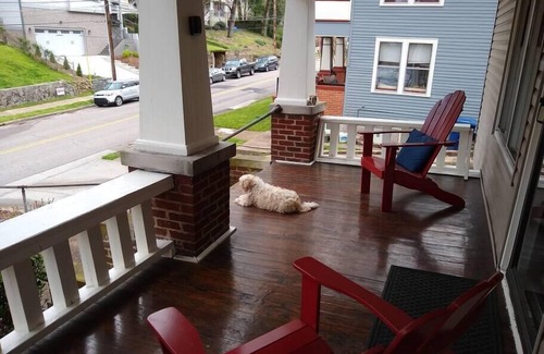 North Chattanooga House | 2 blocks to North Chattanooga revitalized riverfront restaurants and bars.