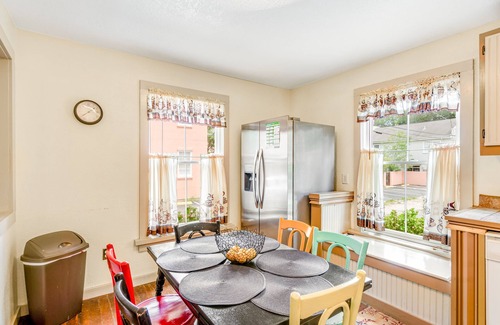 Beach Institute Cottage | 2 BR 2 BA Historic Cottage with free wifi, deck and dogs ok!