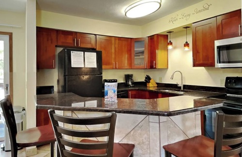 Put-in-Bay Condo | 2 BR 2 BA Pool View Unit in Updated Put-in-Bay Condo - Great for Families! C8