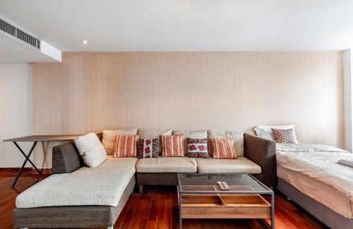 Chidlom Apartment | 2 BR in Downtown BTS Chitlom BKK