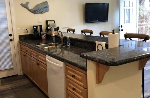 Mission Beach Condo | 2 BR on Jersey Ct Just Steps to The Beach
