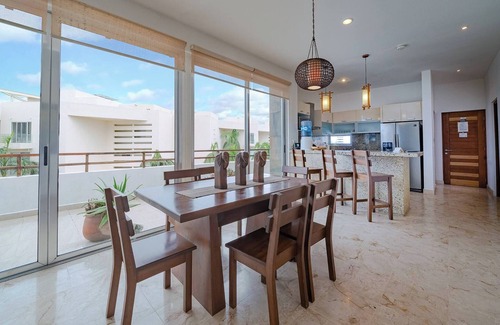 Zazil-ha Condo | 2 BR Penthouse - Beachside - Casa del Mar