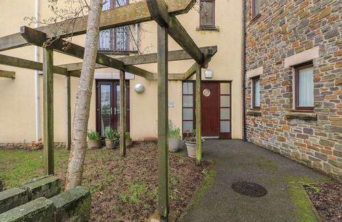 Burry Port Cottage | 2 CHANDLERS YARD, family friendly in Burry Port