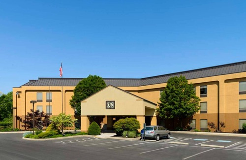 Carlisle Hotel | 2 Charming Rooms Near Dickinson College – Perfect for Relaxation and Exploration