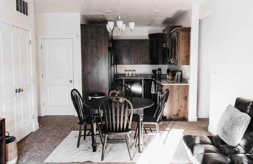 Logan Apartment | 2 Condos Next to Each Other Perfect for Groups