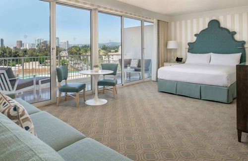 Beverly Hills Hotel | 2 Connecting Suites at a 4.5⭐️ Hotel