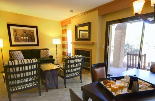 El Conquistador Hotel | 2 Connecting Suites at a 4⭐️ Hotel