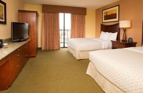 Tulsa Hotel | 2 Connecting Suites at a Hotel