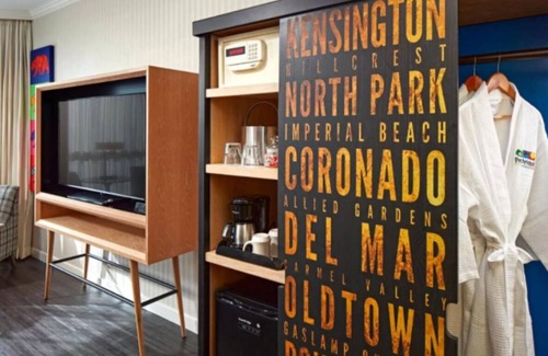 Civic Core House | 2 Contemporary Units, Just a few blocks from Gaslamp Quarter! Valet Parking!