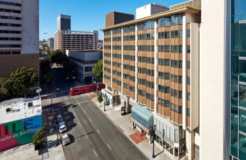 Civic Core House | 2 Contemporary Units, Just a few blocks from Gaslamp Quarter! Valet Parking!