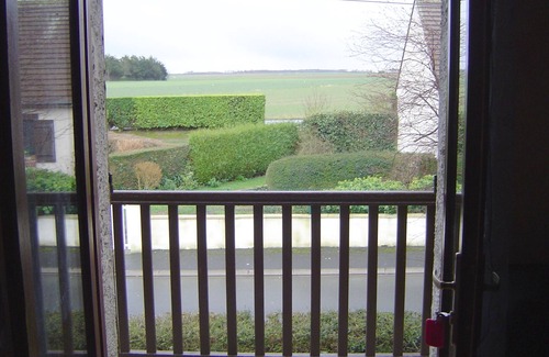 Courseulles-sur-Mer Apartment | 2* COURSEULLES/MER Apart BALCONY COURTYARD BBQ GARDEN SALON WIFI GARDEN VIEW.