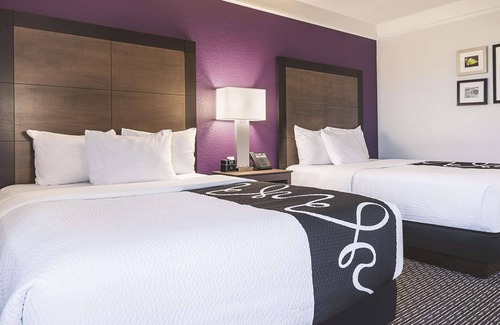 Grand Junction Hotel | 2 Cozy Hotel Rooms Near Canyon View Park Fun – Just 15 Mins Away