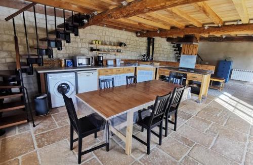 Aujan-Mournede House | 2 Dépendances en pleine campagne
