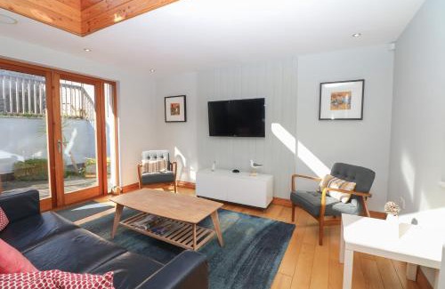 Stoke Gabriel House | 2 Dart