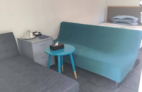 Epsom House | 2 Double Bed including 1 double sofa bed Studio, 7a Rangiatea Road, Epsom