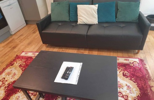 Thurlow Park Apartment | 2 Double bedroom Garden Flat WEST DULWICHnFREE STREET PARKINGn20 MINS TO LONDON