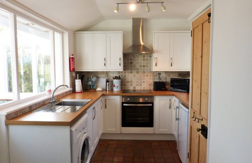 Ventnor Cottage | 2 Farm Cottages - a cottage that sleeps 4 guests in 2 bedrooms