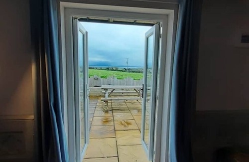 Newborough House | 2 Gwel Fenai