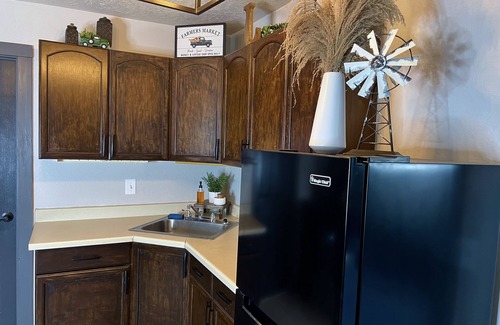 Springville House | 2 Homes 1 Property. 5 BR 3 BA POOL! Plenty of parking.
