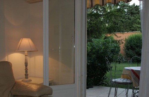 Saint-Saturnin-les-Avignon Cottage | 2 independent apartments on the ground floor