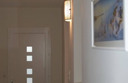 Saint-Saturnin-les-Avignon Cottage | 2 independent apartments on the ground floor