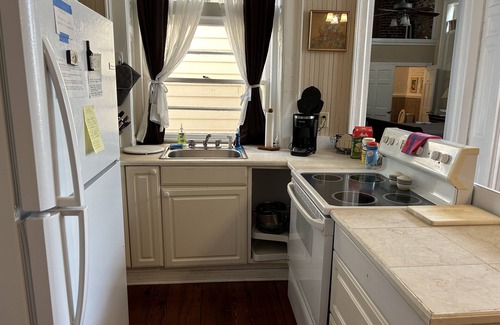 Charleston Historic District Apartment | 2 King Bedrooms/2 Bath in the Original Walled City. Access History within Steps