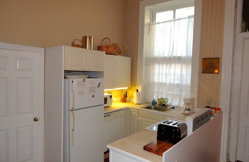 Charleston Historic District Apartment | 2 King Bedrooms/2 Bath in the Original Walled City. Access History within Steps