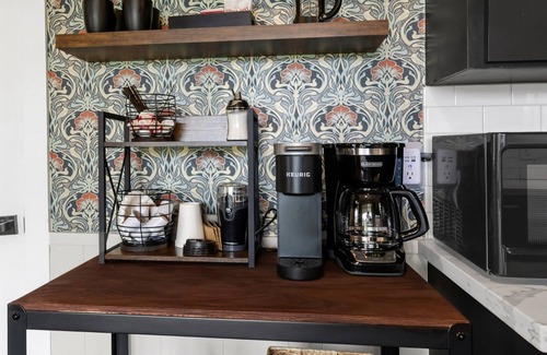 College Station House | 2 King Suites | Gameroom | Pool Table | Group Fun!