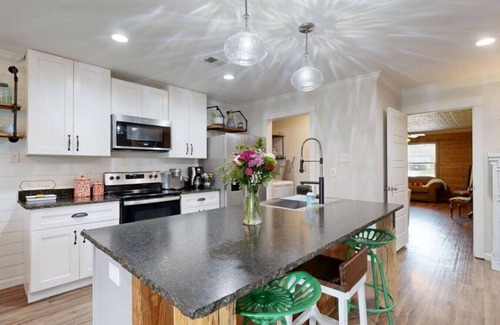 Bryan House | 2 Living Rooms, PlayStation Game System, Multiple Sleeping Areas, Pet Friendly!